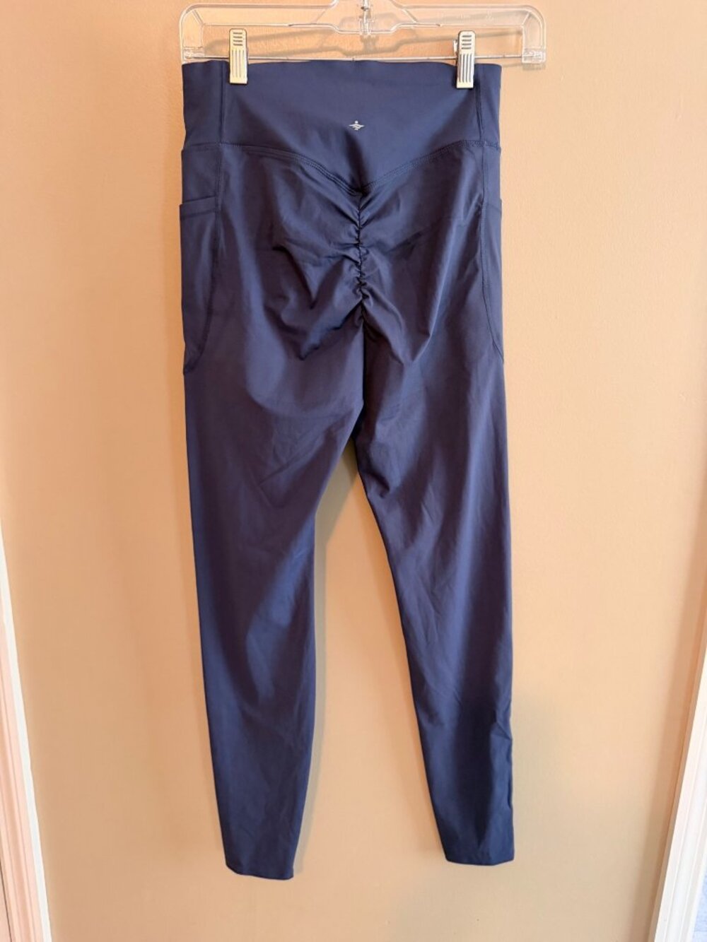 Halara sz M Everyday Workout High-Waisted Navy Leggings With Side Pockets - Wome - Picture 5 of 9